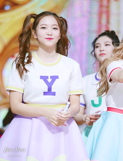 양갈래 머리한 레드벨벳 예리가 귀여웠던 SM 언니-오빠들.gif | 인스티즈