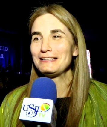 Anel Townsend Foto de Anel Townsend hablando por micrófono