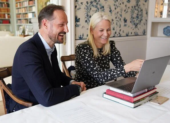 Crown Princess Victoria and Prince Daniel. Crown Princess Mette-Marit wore a flying bird print dress by Pia Tjelta