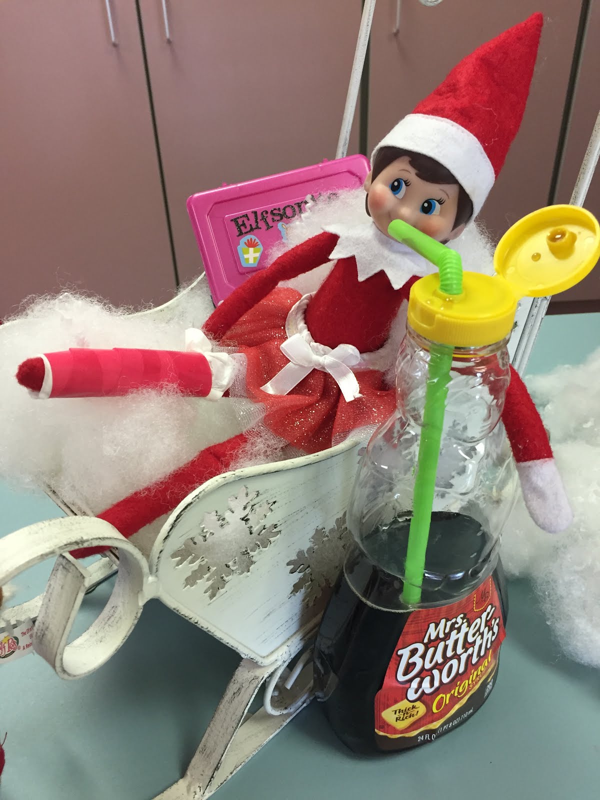 A Pinch of Primary Classroom Elf on the Shelf Ideas