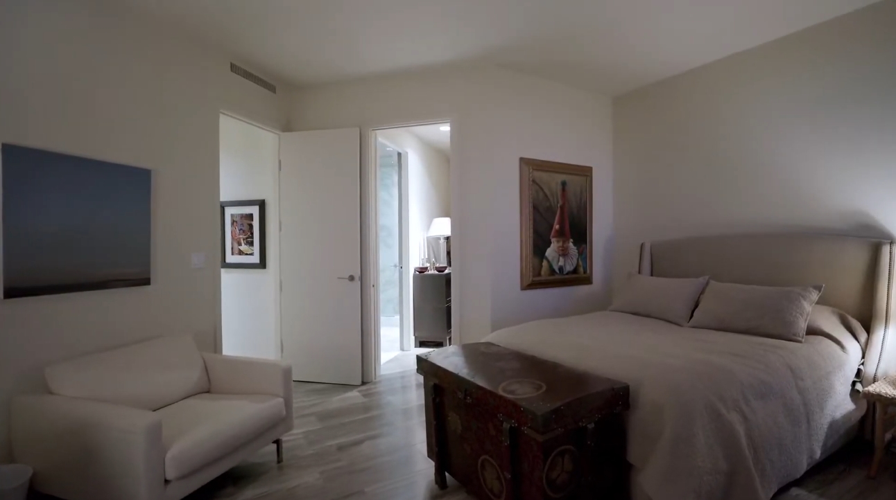 28 Photos vs. 1128 West Georgia Street #4901, Vancouver vs. Luxury Condo Interior Design Tour