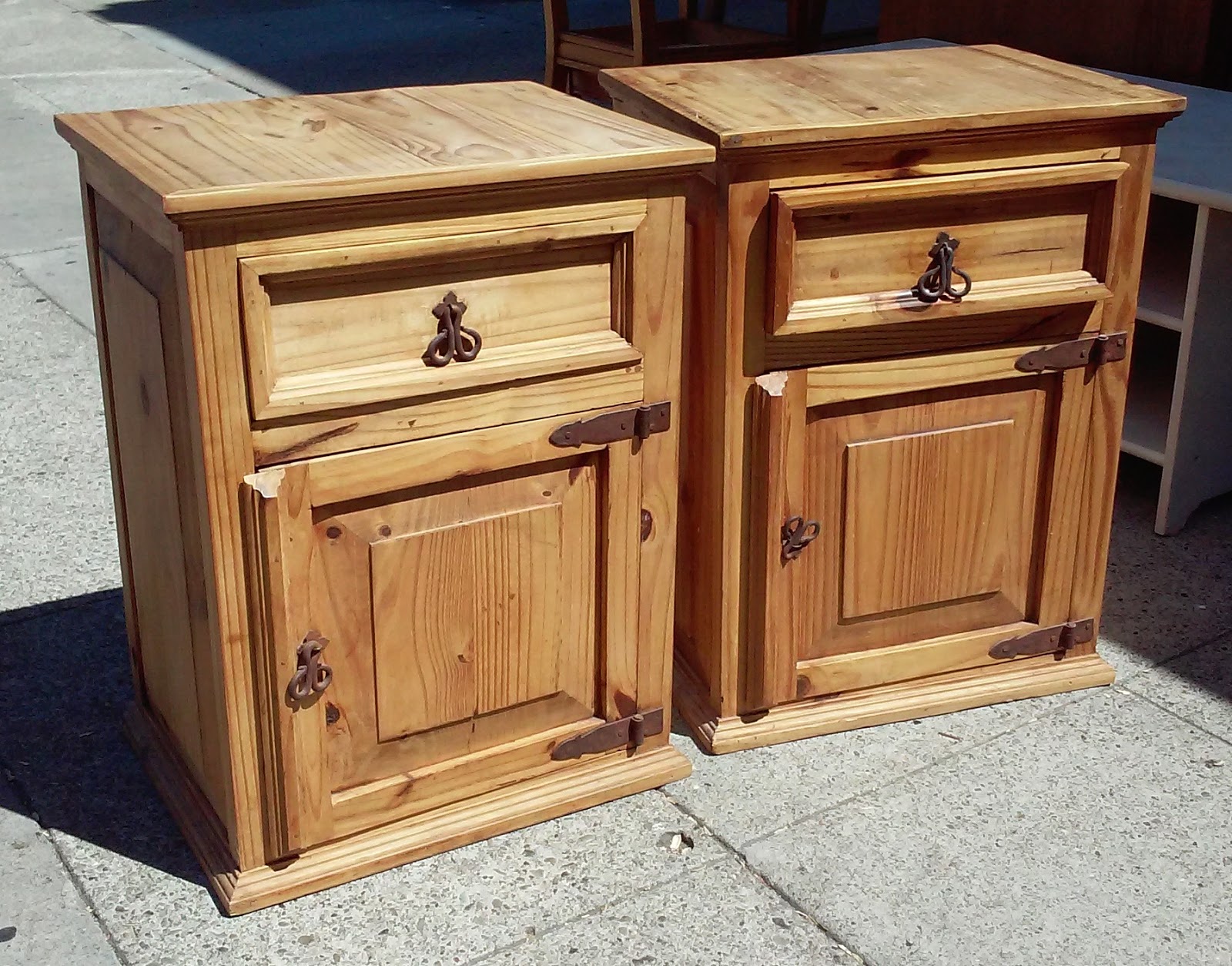 UHURU FURNITURE & COLLECTIBLES SOLD 19192 Mexican Pine Nightstands