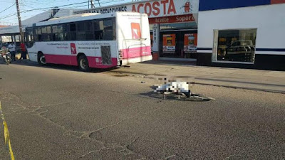Ciclista muere tras ser arrollado por camión urbano