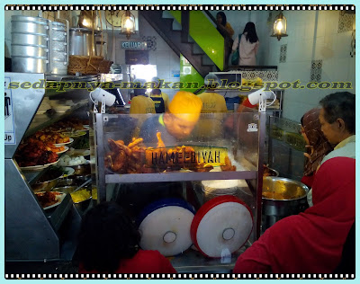 Restoran yang first, tempat nak pilih lauk