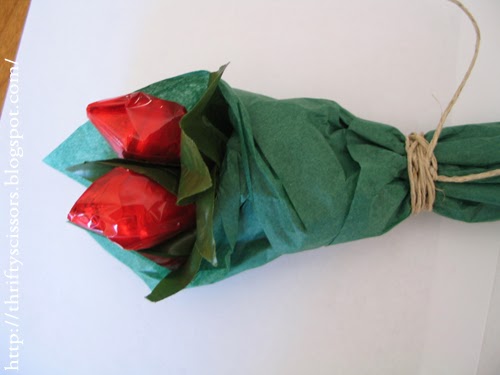 Easy way to wrap a bouquet using Korean paper. Fold paper in half and
