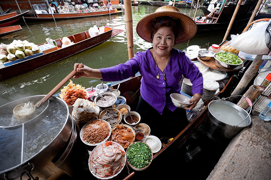 Travel Expectations Vs Reality (20+ Pics) - Tasting Thailand’s Exotic Food In Bangkok, Thailand