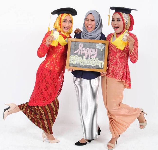 Model Kebaya Wisuda Hijab Modern Cantik Model Kebaya Wisuda Hijab Modern Cantik