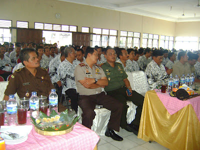 KUNJUNGAN KERJA KETUA DPR RI DAN KETUA KETUA UMUM PB PGRI DI KAB. SRAGEN