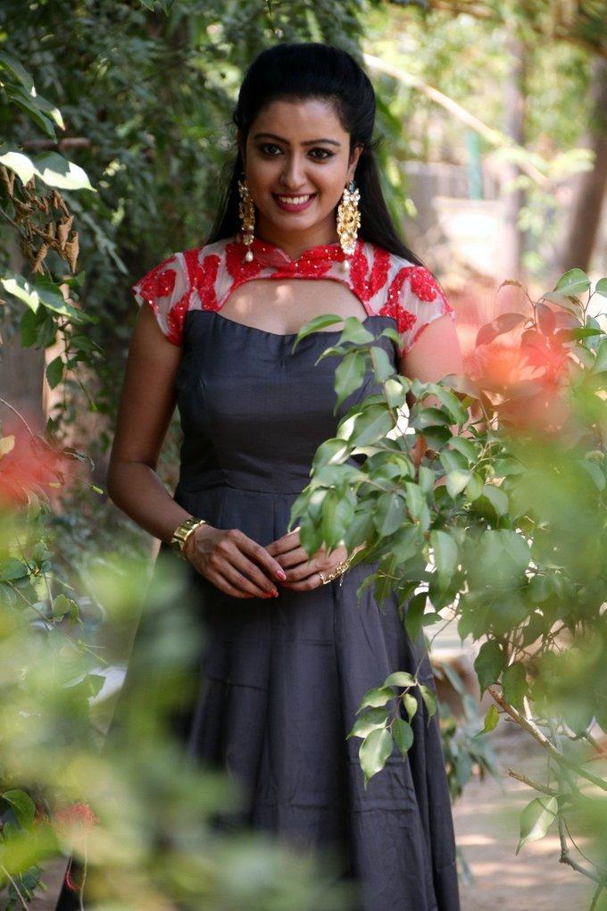 Television Actress Nisha Krishnan Hot Photos At Audio Launch