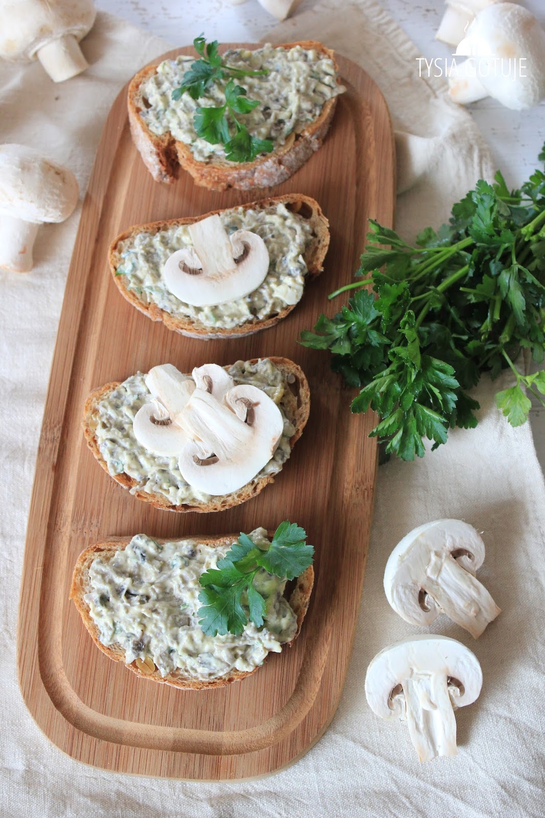 Pasta jajeczna z pieczarkami Tysia Gotuje blog kulinarny