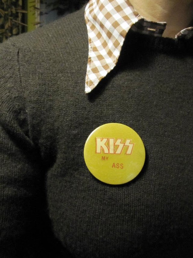 Kiss my ass hard rock vintage pinback button pin badge