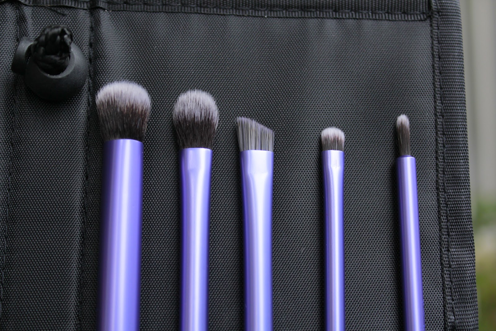 Blue Heaven's Inspiration Real Techniques Starter Kit Brush Set by
