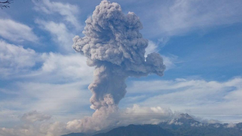 El Volcán de Colima explota de nuevo
