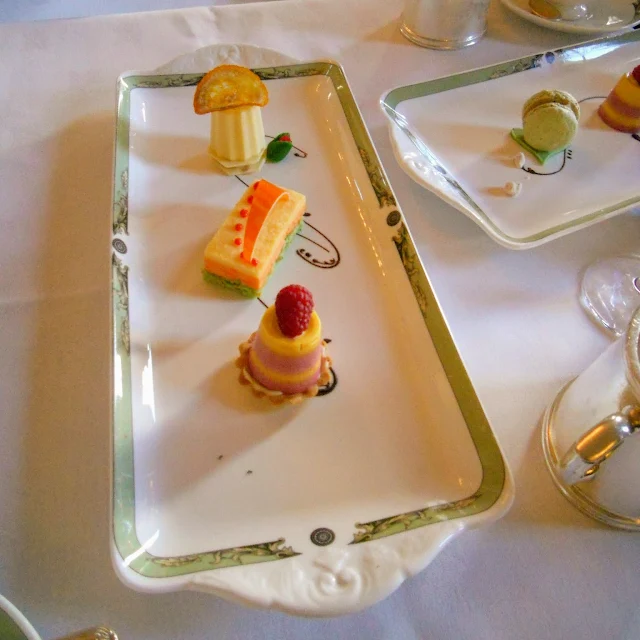 Dublin Day Out: Afternoon Art Tea at the Merrion Hotel