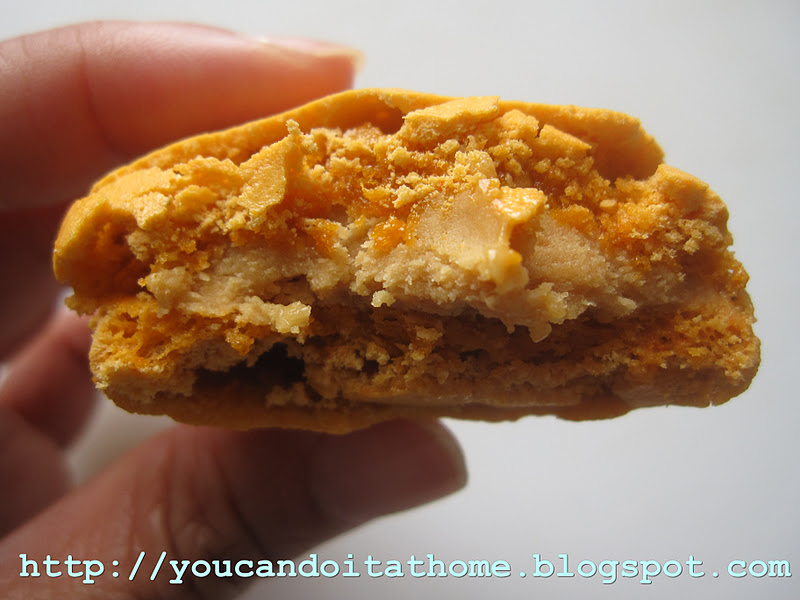 You can do it... at home! Salted Caramel Macarons Me against Ladurée