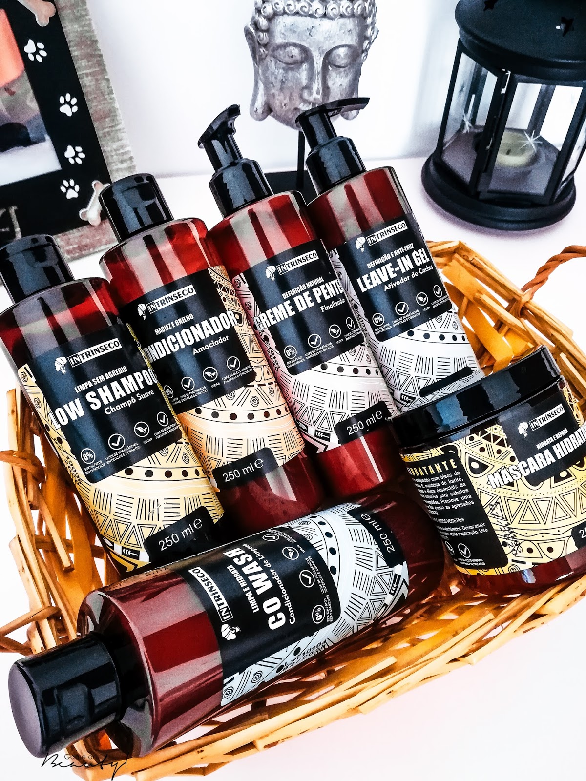 Intrínseco - marca de produtos capilares vegana para cacheadas