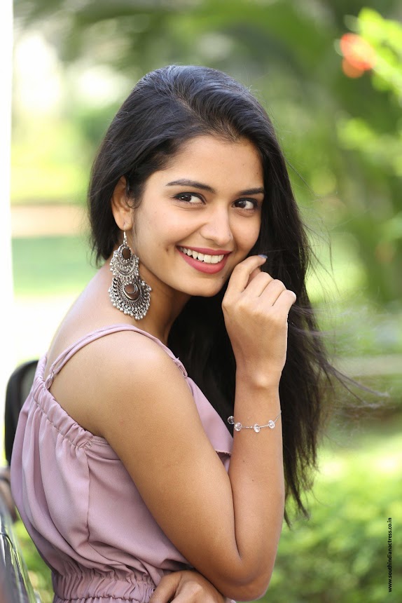 Priyanka Jain at Chalte Chalte Teaser Launch