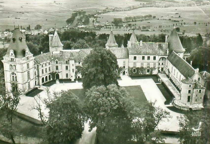 Châteauxforts, abbayes, monuments antiques et personnages historiques