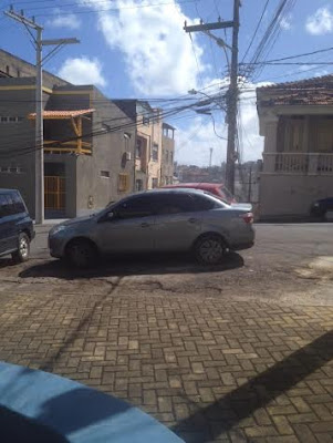 Sem noção e sem educação Sem noção e sem educação