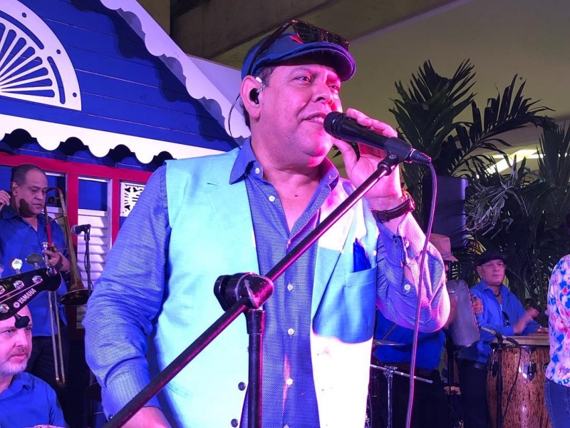 Fernando Villalona pide a seguidores entender situación tras no poder cantar en mitin de Leonel Fernando Villalona pide a seguidores entender situación tras no poder cantar en mitin de Leonel