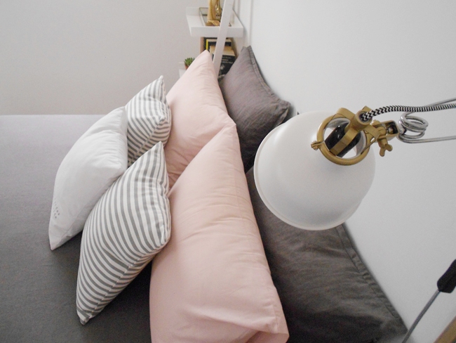 Decorar piso de alquiler: mi habitación en blanco, rosa y gris