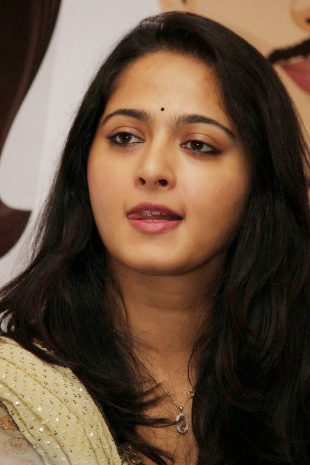 Beautiful Indian Girl Face Closeup Gallery Anushka Shetty - Anushka Shetty