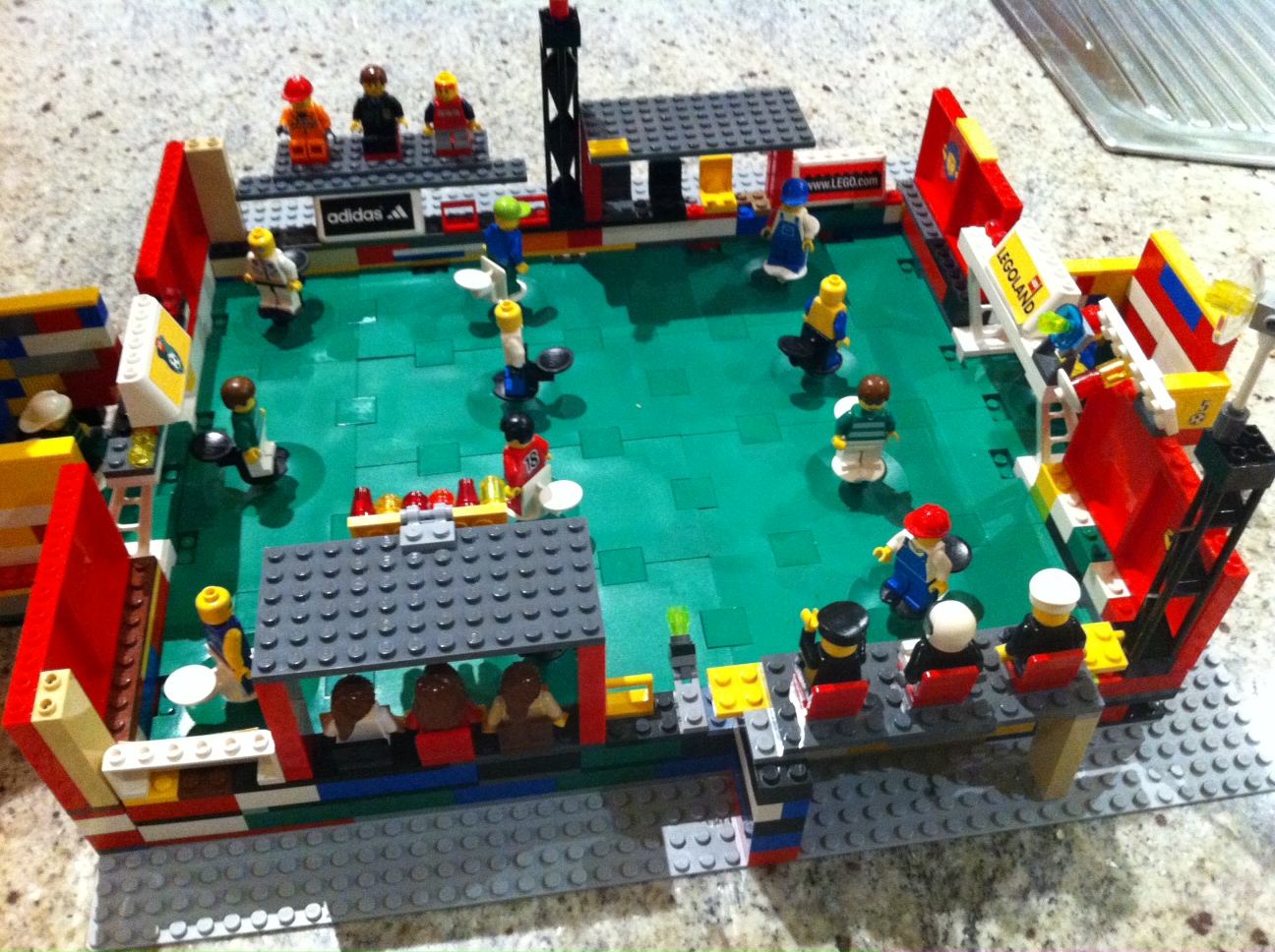 blxbrx (=black's bricks) blog LEGO Soccer custom soccer field from