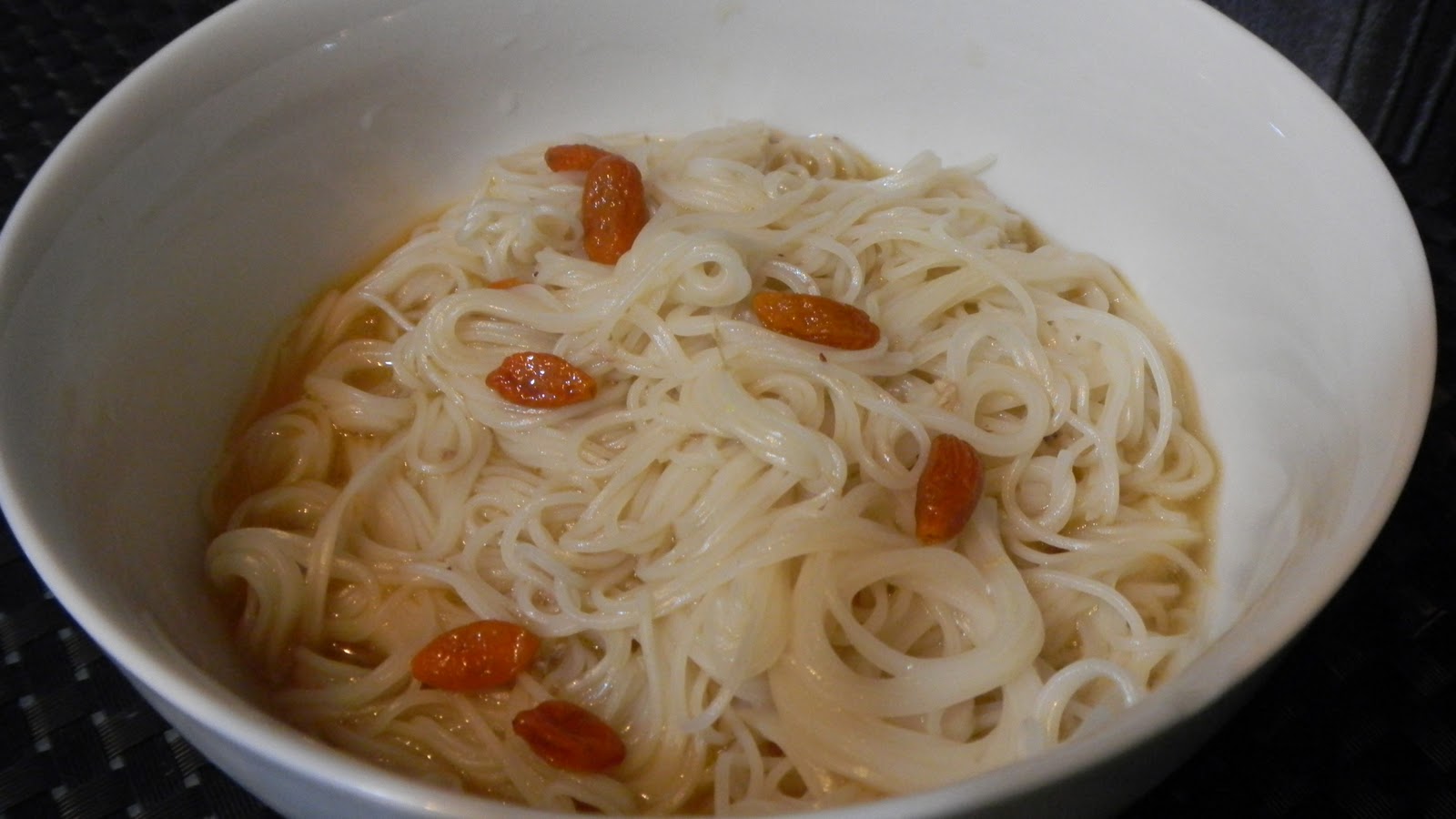 Taiwan Sesame Oil Chicken Mee Sua with Chinese Herbs Shan's Recipes