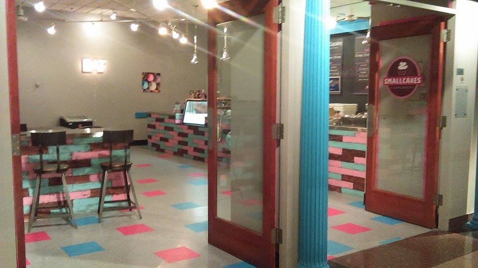 Cupcakery Review Smallcakes Crown Center in Kansas City, MO