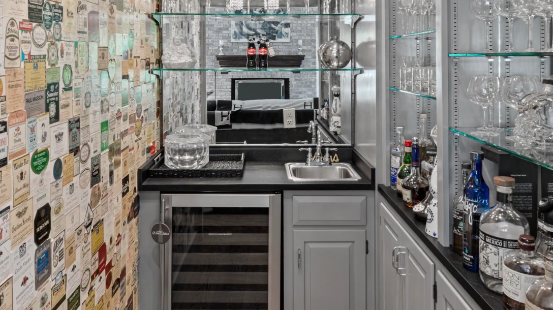 39 Interior Design Photos vs. 165 High Point Ln, Fairfield, CT Luxury Home Tour