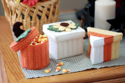 https://www.etsy.com/littlesapphire/listing/565139117/pattern-fall-boxes-in-plastic-canvas?utm_source=Copy&utm_medium=ListingManager&utm_campaign=Share&utm_term=so.lmsm&share_time=1508169169381