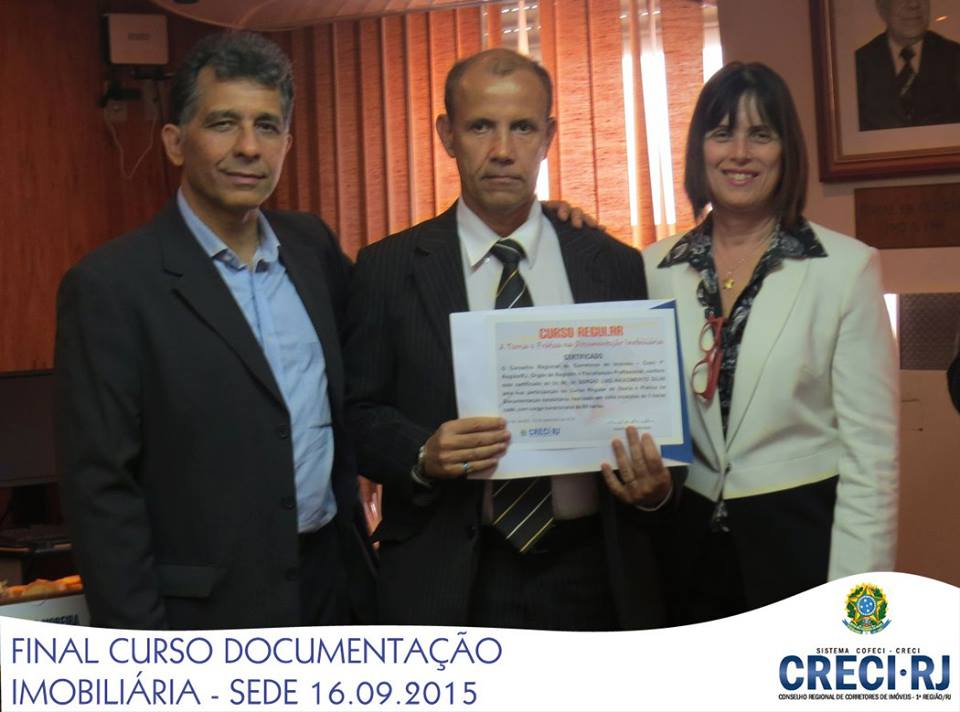 ENTREGA DE CERTIFICADO DO CURSO DE DESPACHANTE DOCUMENTALISTA IMOBILIÁRIO CRECI/RJ.