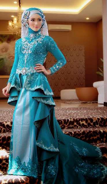 Model Desain Gaun Pengantin Islami Batik
