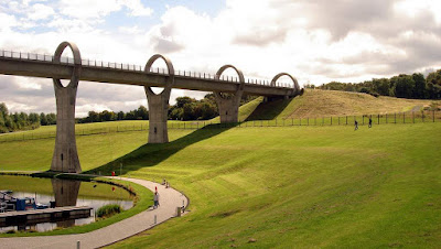 Falkirk Wheel canal aquaduct