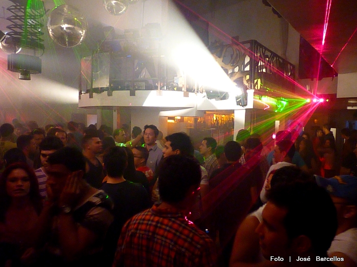 Portal Coluna Porai: Sexta Vibe Mix' com inauguração de nova área externa  do Cabaret Night Club.