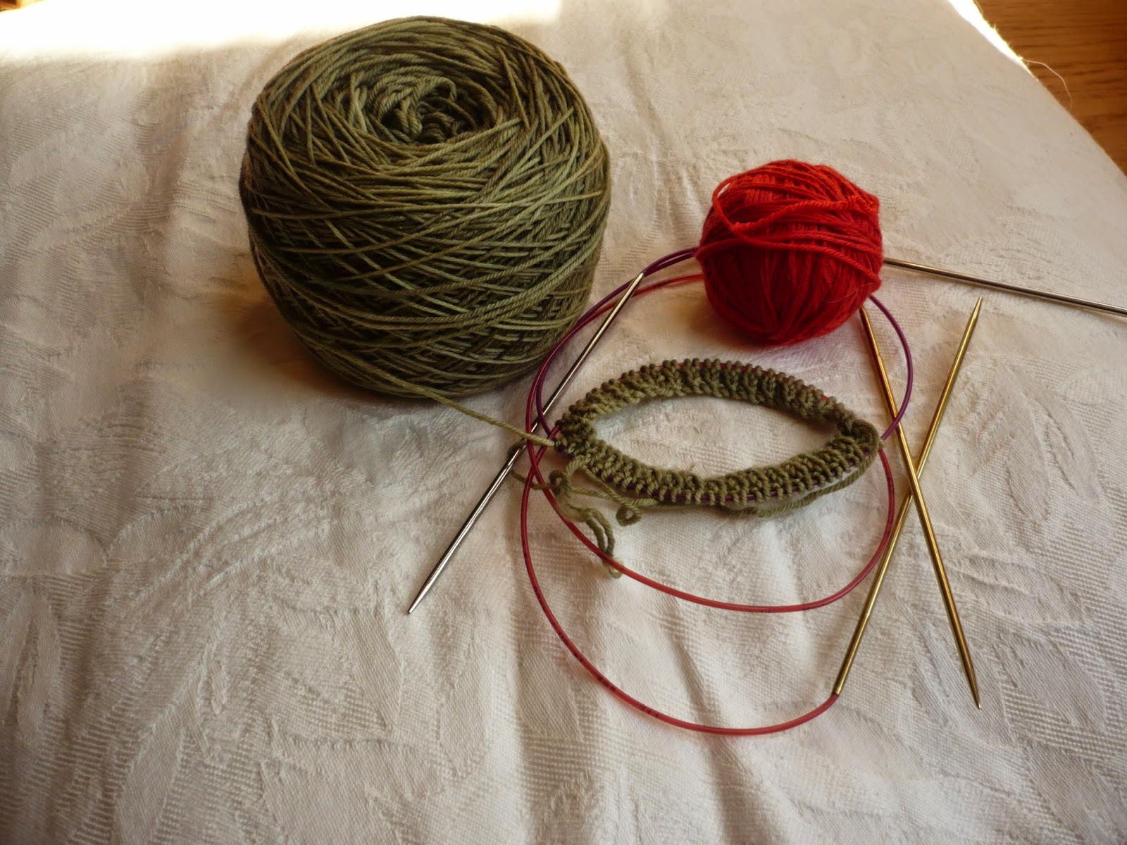 Close Knit Knitting a Community