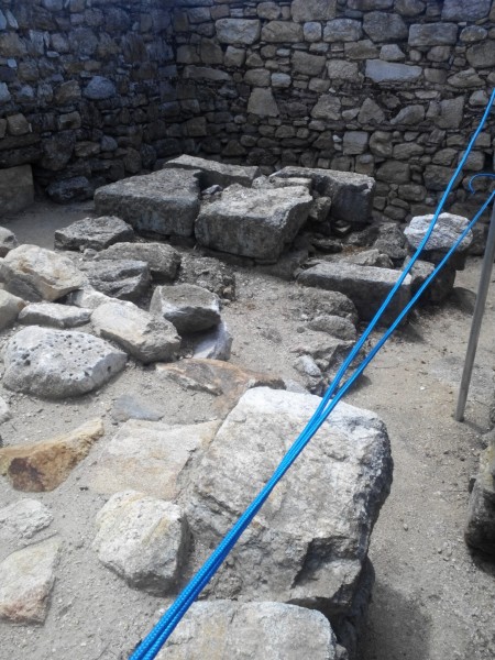 Greek archaeologists announce the discovery of Aristotle's tomb