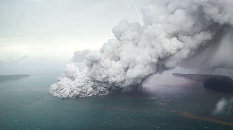 URGENTE: Reportan nuevas explosiones del volcan krakatoa de indoensia. URGENTE: Reportan nuevas explosiones del volcan krakatoa de indoensia.