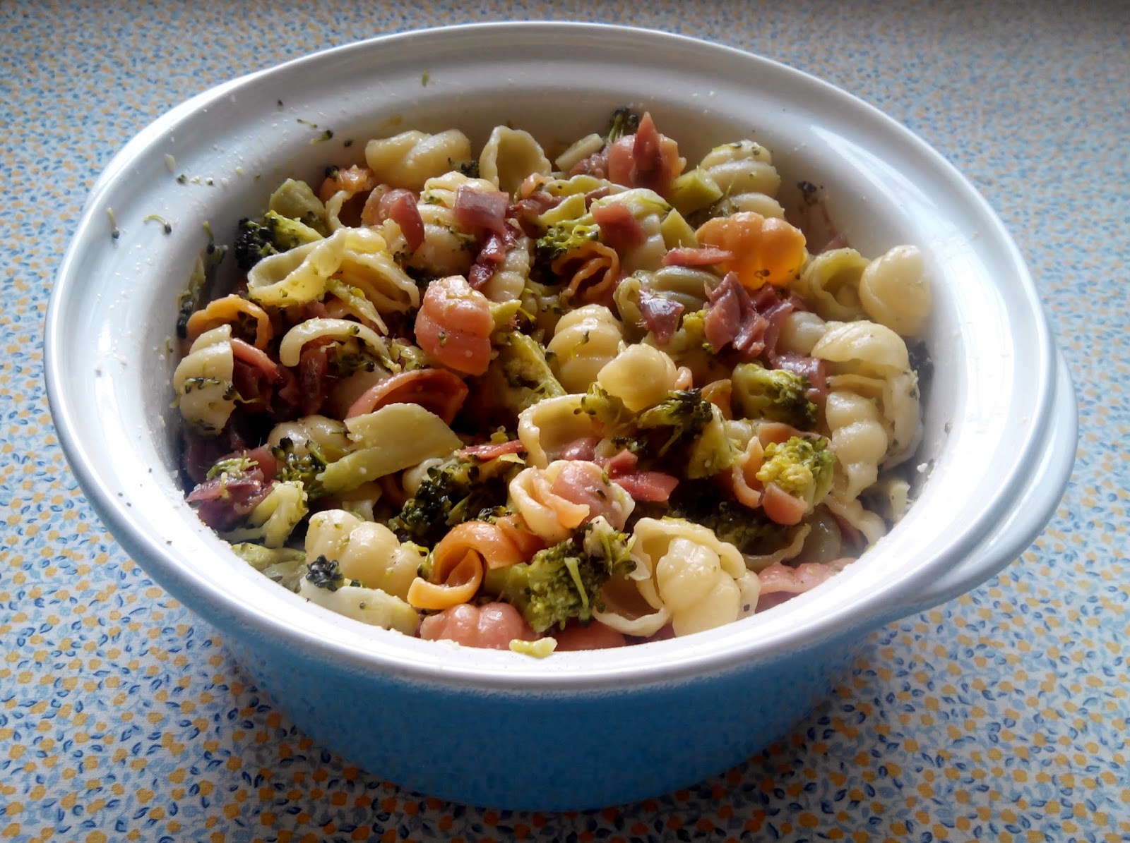 Una física en la cocina Pasta con brócoli, anchoas y parmesano