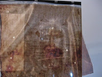 http://4.bp.blogspot.com/-mkbWsYTLQbU/VUY4tw8SoII/AAAAAAAAAGU/YaXZf5Uh31c/s1600/overlay-shroud-sudarium.jpg