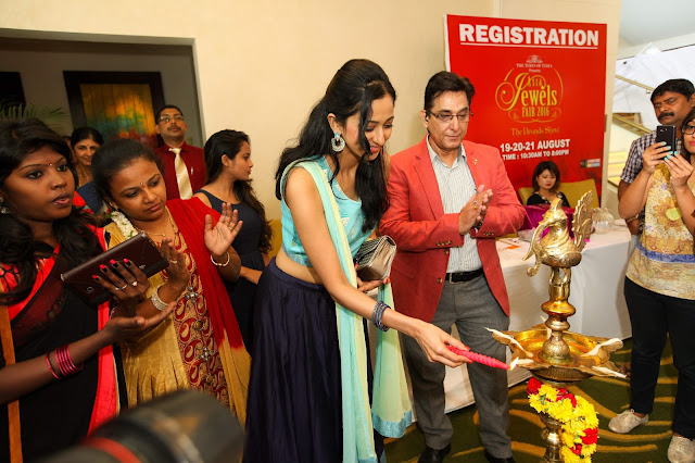 ‘Radhika Chetan inaugurates the spectacular jewellery expo - Asia Jewels Fair 2016’ dazzles Bangalore city! ‘Radhika Chetan inaugurates the spectacular jewellery expo - Asia Jewels Fair 2016’ dazzles Bangalore city!
