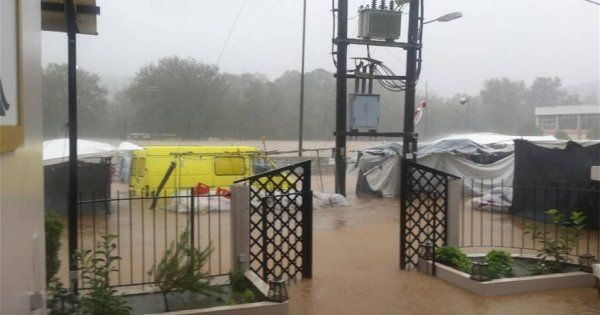 Σε κατάσταση έκτακτης ανάγκης η Εύβοια- Αγνοούνται 3 άτομα στο Μαντούδι - 1 γυναίκα στη Σκιάθο Σε κατάσταση έκτακτης ανάγκης η Εύβοια- Αγνοούνται 3 άτομα στο Μαντούδι - 1 γυναίκα στη Σκιάθο