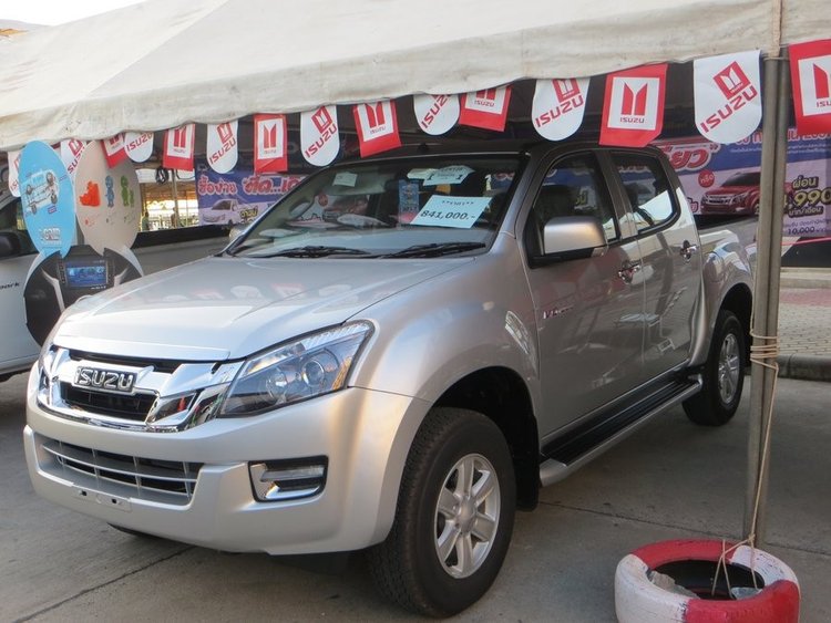 четырехдверный пикап Isuzu