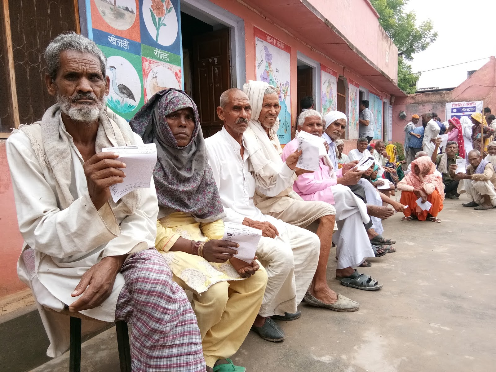 Medical camp in harsana laxmanghar alwar by ashoka foundation l हरसाना में विशाल नेत्र चिकित्सा