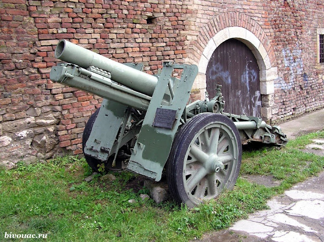 Немецкое 15 см тяжелое полковое пехотное орудие sIG33 с металлическими обрезиненными колесами. Артиллерия Второй мировой войны, Немецкая артиллерия, Оружие, Полковая артиллерия, Советская артиллерия,