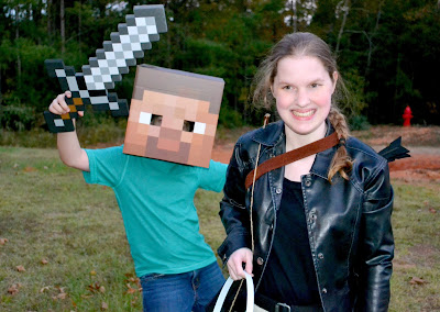 Alabama Slacker Mama: When Minecraft Steve and Katniss come for a visit.