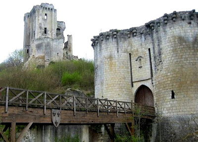 Looking towards the ruins of Chateau de Laverdin