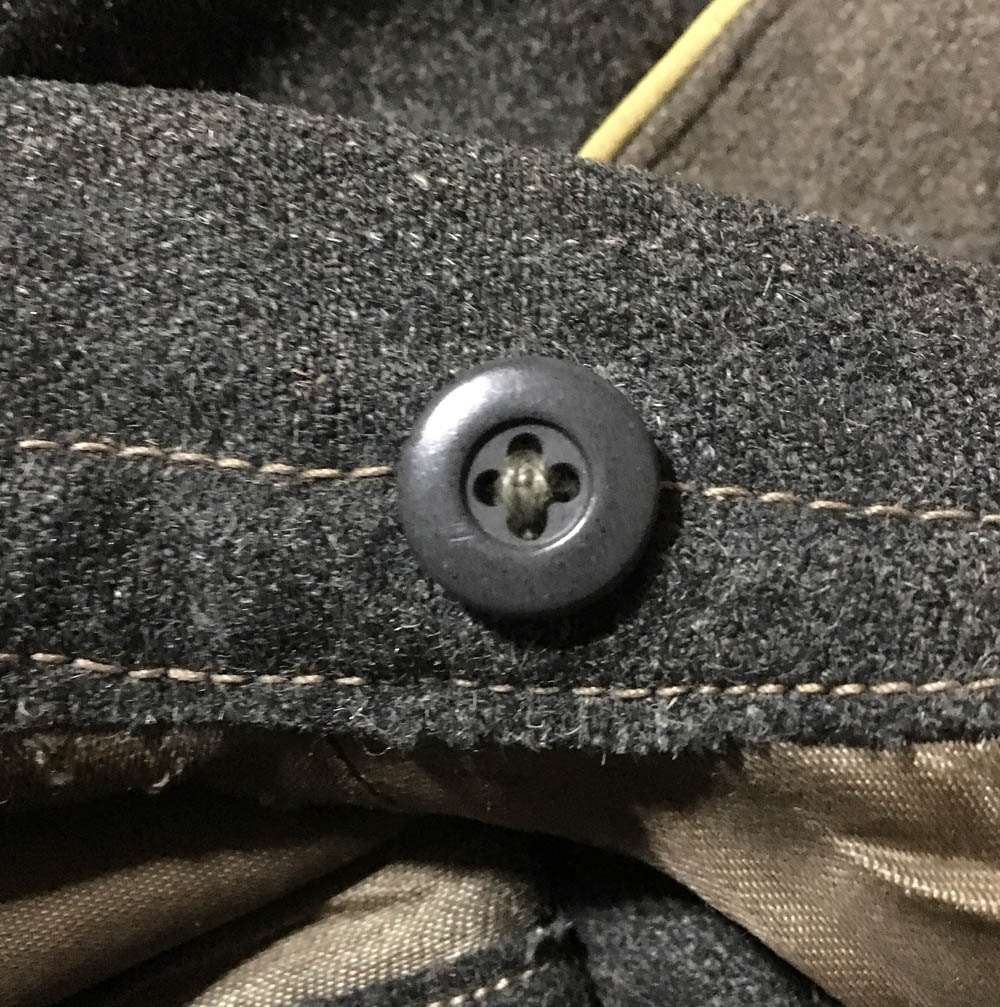 Small buttons on the German Army field blouse – Festung.net