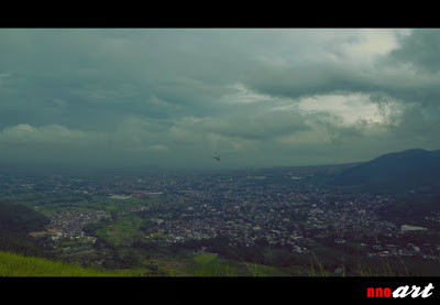 Pemandangan Kota Batu dari Gunung Banyak (Paralayang) Pemandangan kota Batu bisa dilihat dari wisata Gunung Banyak, tempat dimana kita bisa ber-paralayang ria.