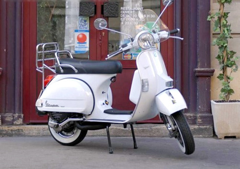 Vespa PX: Một biểu tượng của phong cách và nghệ thuật Vespa PX: Một biểu tượng của phong cách và nghệ thuật